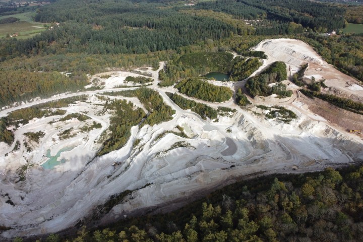 Fin du débat public sur le lithium dans l'Allier : les opposants toujours inquiets